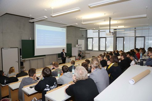 Audimax bei einer Veranstaltung mit Studierenden