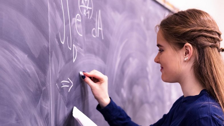 Studierende in der Vorlesung (Foto©iStock.com/GCShutter)
