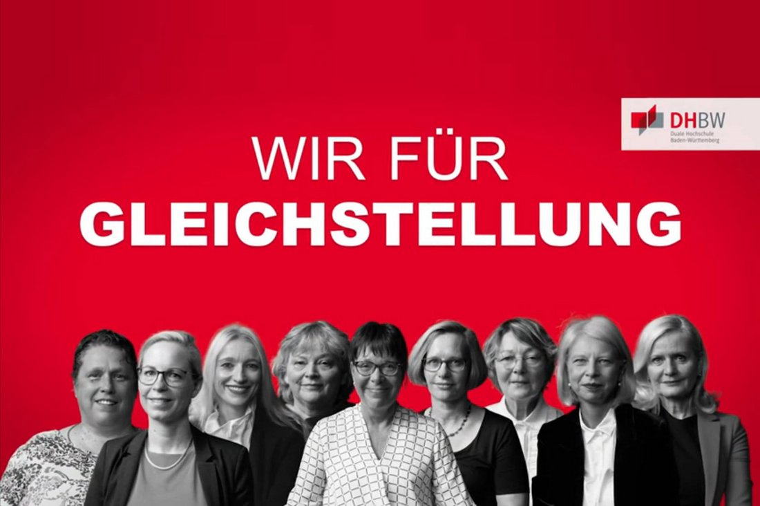 Plakat mit der Aufschrift "Wir für Gleichstellung" und einem Gruppenbild der Gleichstellungsbeauftragten