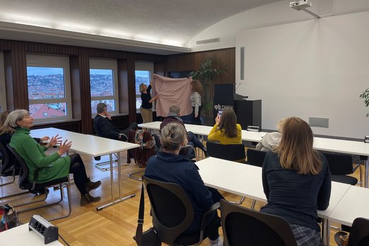 Enthüllung des Plakats „10 Jahre Gleichstellungsbüro“