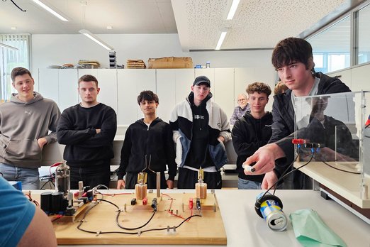 Elektrotechnik-Experimentalvorlesung - Schulbesuch des TG Rottweil am Campus Horb der DHBW Stuttgart