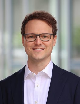 Prof. Dr. Julian Hahn