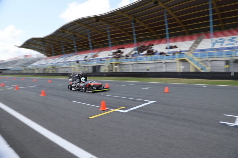 DHBW Engineering Stuttgart holt mit dem eSleek23 den dritten Platz in der Gesamtwertung der Formula Student Germany in Hockenheim