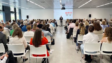 Prof. Dr. Joachim Weber beim Forschungstag 2023 Prof. Dr. Joachim Weber beim Forschungstag 2023