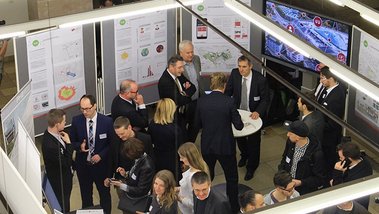 Während der Prämierungsfeier des Ideenwettbewerbs „Mobilitätskonzepte für den emissionsfreien Campus“ (Foto: DHBW Stuttgart) Während der Prämierungsfeier des Ideenwettbewerbs „Mobilitätskonzepte für den emissionsfreien Campus“ (Foto: DHBW Stuttgart)