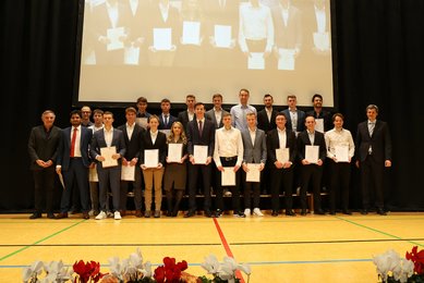 Gruppenbild des Studiengangs Mechatronik - Allgemeine Mechatronik