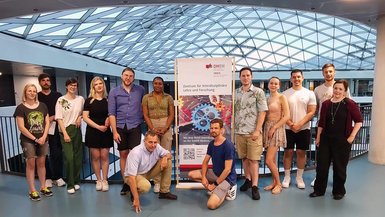 Studierende und INDIS-Mitglieder beim Abschlussevent 2023 Gruppenfoto