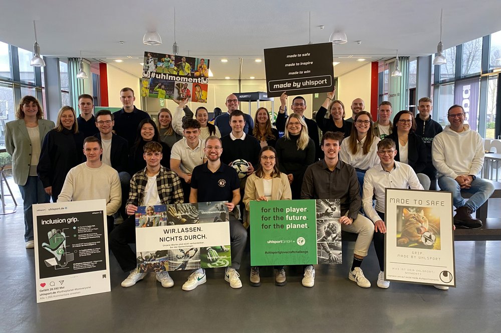Studierende der DHBW Stuttgart präsentieren Marketingkampagnen für Torwarthandschuhe