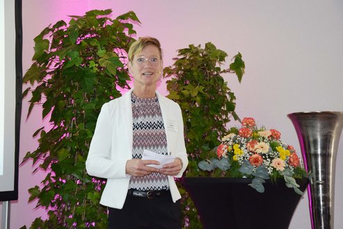 Prof.in Antje Katona begrüßt die Gäste des Horber Werkzeugtags