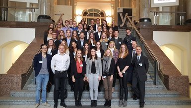 Studierende des Studiengangs BWL-Industrie: Industrielles Servicemanagement besuchen Fachforum Studierende des Studiengangs BWL-Industrie: Industrielles Servicemanagement besuchen Fachforum