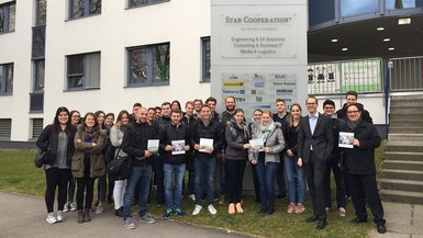 Logistik-Studierende besuchen STAR COOPERATION, um Trends in der Logistik 4.0 zu erfahren Logistik-Studierende besuchen STAR COOPERATION, um Trends in der Logistik 4.0 zu erfahren