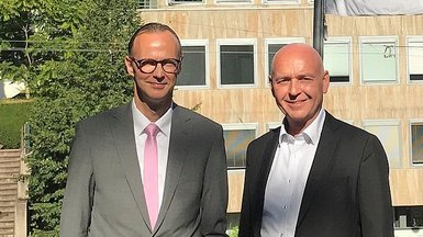 v.l: Prof. Dr. Hellenkamp (DHBW Stuttgart) und Martin Hipp (FinMatch AG)