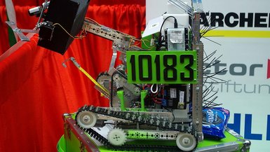 Roboter der Studentin Sylvia Wetzel Roboter der Studentin Sylvia Wetzel